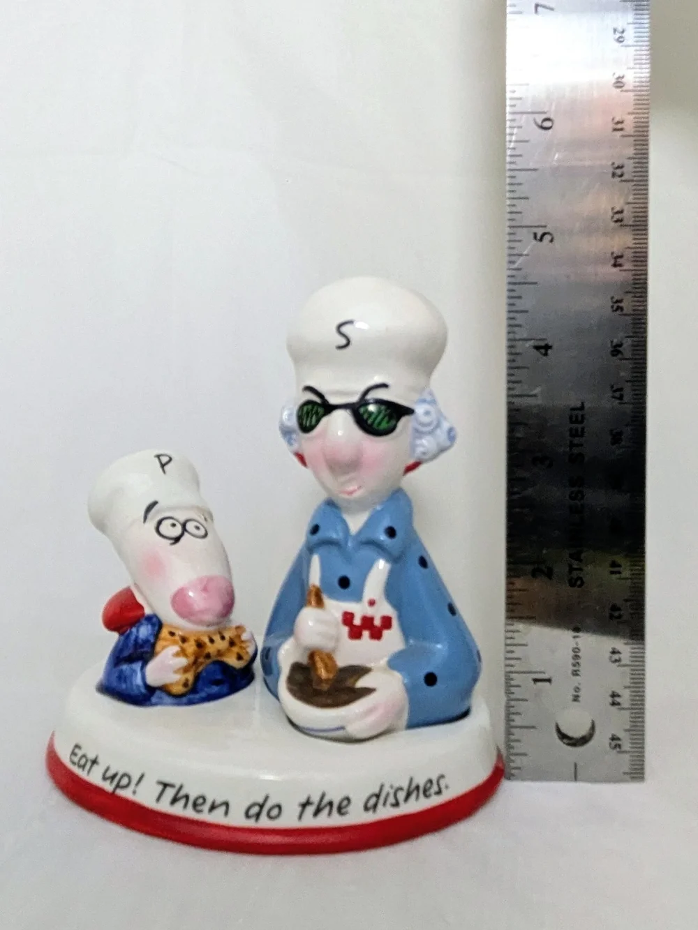 Shoebox By Hallmark Maxine And Floyd Chef Salt & Pepper Set with Base